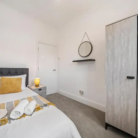 2025 Award Winning - 2 Bedroom Luxury Next To Wembley Stadium * London