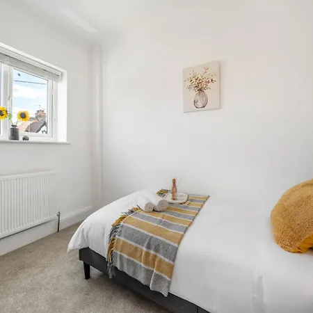 2025 Award Winning - 2 Bedroom Luxury Next To Wembley Stadium
