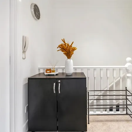 2025 Award Winning - 2 Bedroom Luxury Next To Wembley Stadium *