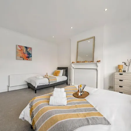 2025 Award Winning - 2 Bedroom Luxury Next To Wembley Stadium Apartment *