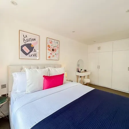 Two Bedroom Notting Hill Delight