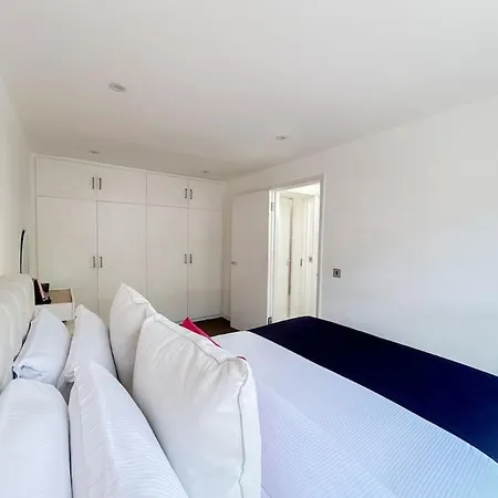 Two Bedroom Notting Hill Delight * London