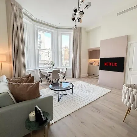 Stylish And 1 Bedroom *