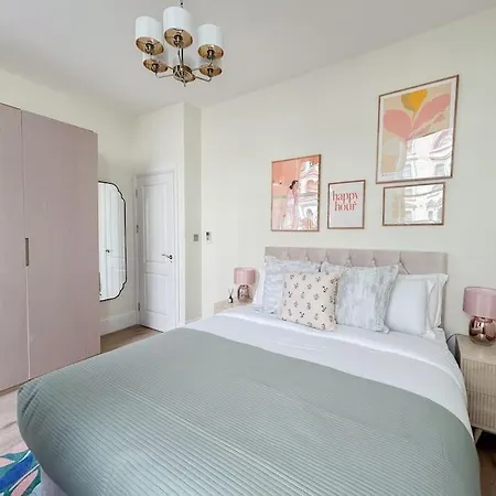 Stylish And 1 Bedroom London