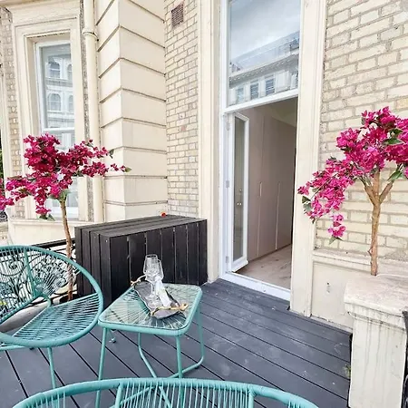 Stylish And 1 Bedroom
