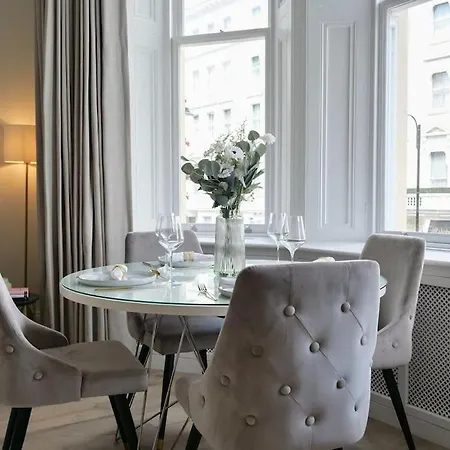 Stylish And 1 Bedroom *