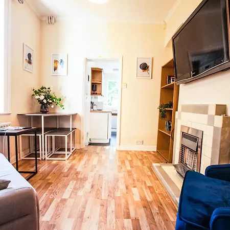 Kingston Garden House With Free Parking Appartement
