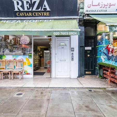 Modern Two Bed Kensington With Free Wifi
