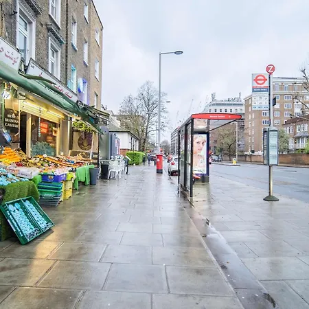 Modern Two Bed Kensington With Free Wifi