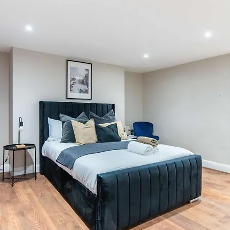 Modern Two Bed Kensington With Free Wifi * London