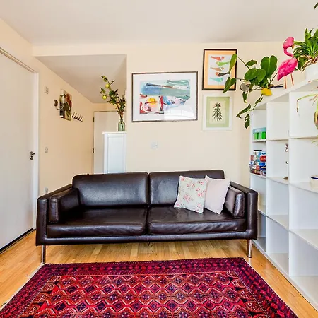 Apartment Peaceful In Deptford, 5 Mins Dlr
