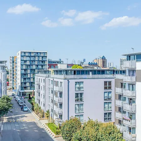 Peaceful In Deptford, 5 Mins Dlr Apartment