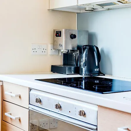 Peaceful In Deptford, 5 Mins Dlr Apartment *
