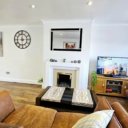 Apartment Cosy And Spacious -free Parking, Free Wifi- Sleeps 5 By Finna Ltd Rainham (Greater London)
