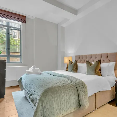 Apartment Mysquare Contemporary Serviced In Of