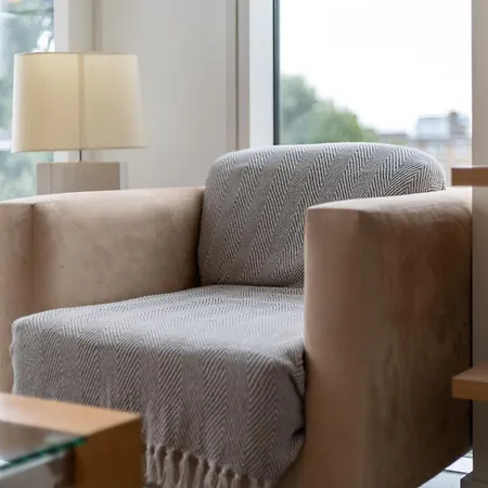 Chic & Stylish 2-bed In The Heart Of Apartment