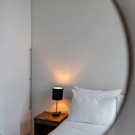 Chic & Stylish 2-bed In The Heart Of Apartment *
