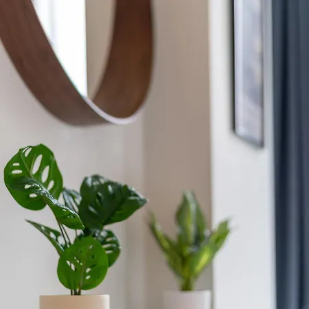 Chic & Stylish 2-bed In The Heart Of Apartment *