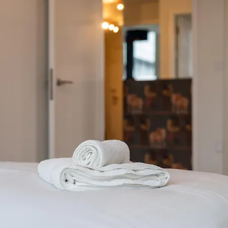 Apartment Chic & Stylish 2-bed In The Heart Of London