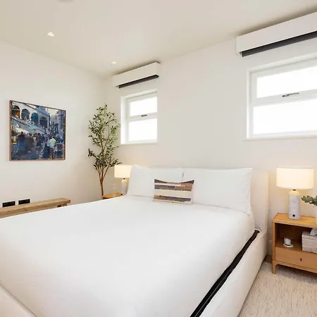 Veeve - Courtyard Oasis Holiday home London