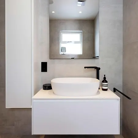 Veeve - Courtyard Oasis London