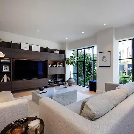 Veeve - Courtyard Oasis Holiday home *