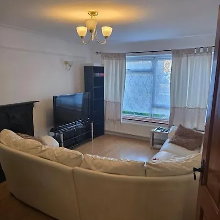 Accessible Flat Greater London Apartment