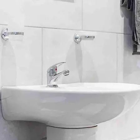 Holiday home By Buildersbeds - Colne House 4 Bedrooms Harold Wood