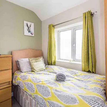 By Buildersbeds - Colne House 4 Bedrooms Harold Wood