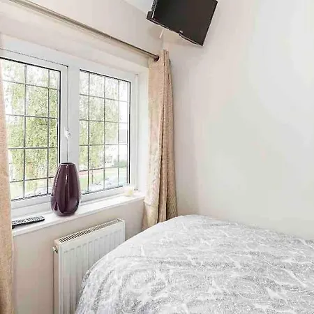 Holiday home By Buildersbeds - Colne House 4 Bedrooms *