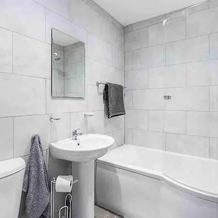 Holiday home By Buildersbeds - Colne House 4 Bedrooms *