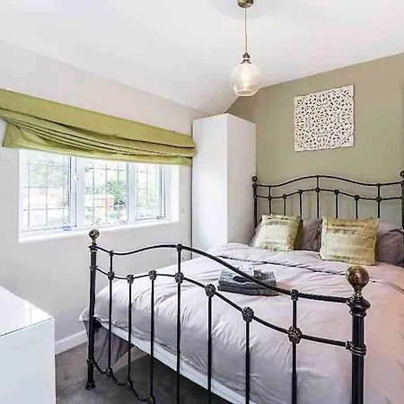 By Buildersbeds - Colne House 4 Bedrooms Holiday home *