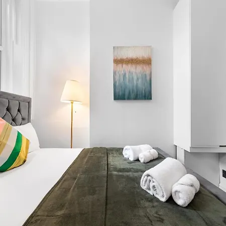 1b Flat, Sleeps 5 In Finchley Tw18 Apartment
