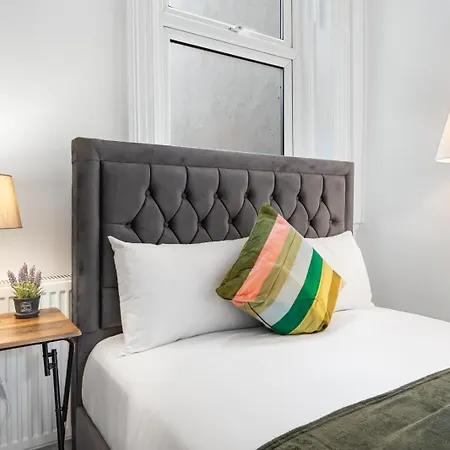 1b Flat, Sleeps 5 In Finchley Tw18