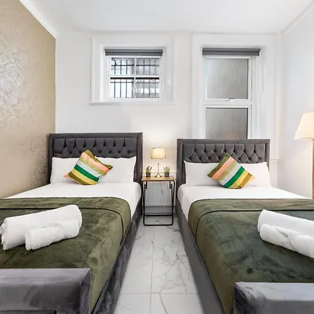 Apartment 1b Flat, Sleeps 5 In Finchley Tw18 London