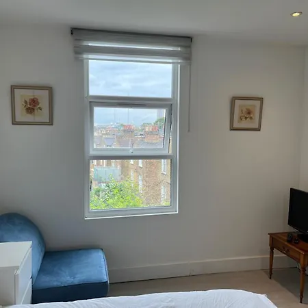 Small Flat Uxbridge Road London