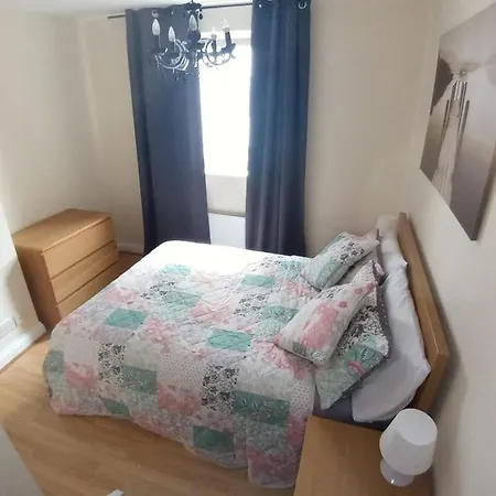 Double Room&private Bath Near The Square Mile