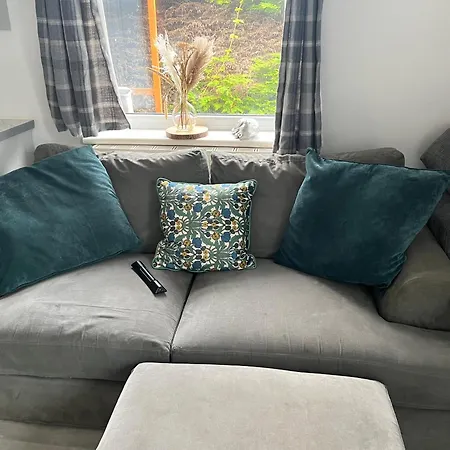 I Bedroom Flat On A Gated Farm In Tadworth Apartment
