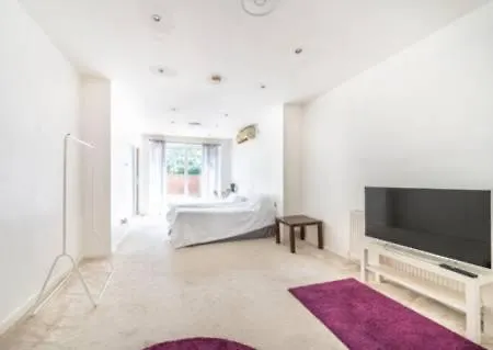 Modern Spacious 4-bed House