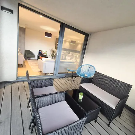 Modern & 3bedroom Flat With Pvt Balcony Steps From Regent's Park Londra