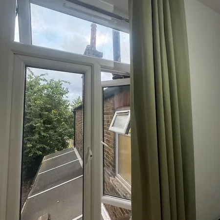The Twin Bed Grove Guest house New Southgate