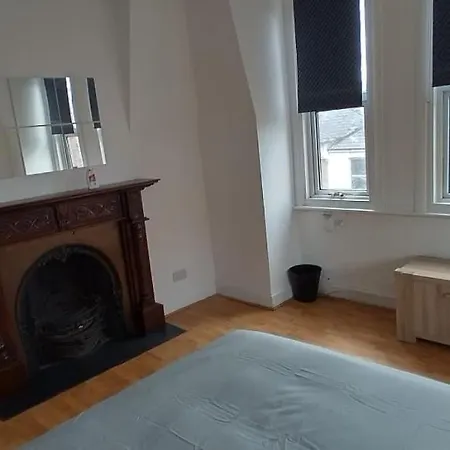 Homestay Massive Double In Manor House Zone 2 London