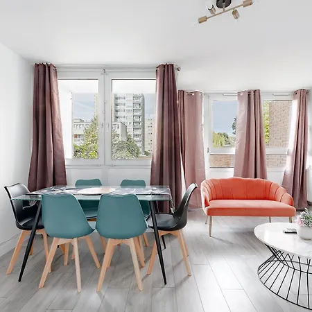 Apartment 3br Off A13 , Sleeps 6, 2mins To Langdon Dlr,free Parking London