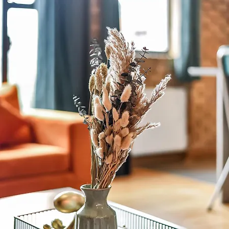 Apartment Stylish 2-bed In London