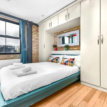 Apartment Stylish 2-bed In