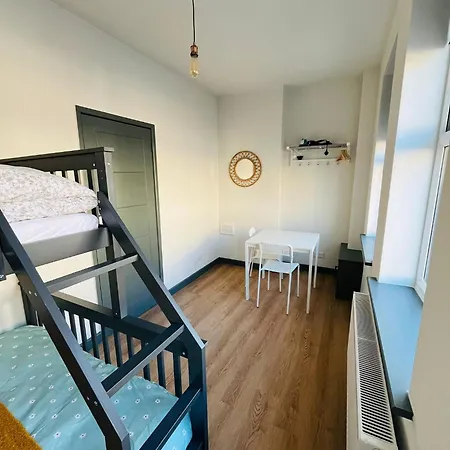 Kilburn Guest 167