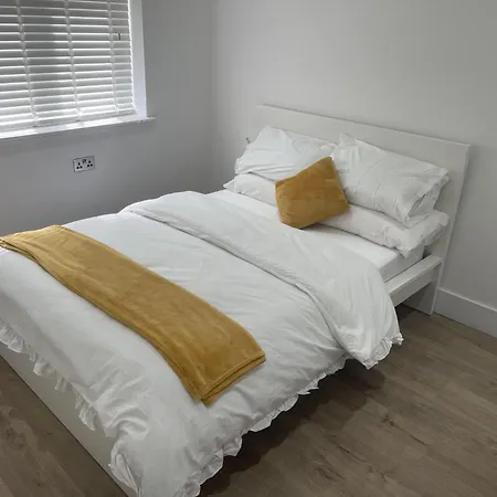 Cozy House With 3 Bedrooms * London
