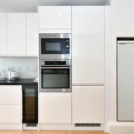 Apartment Charming 3-bed In Central London