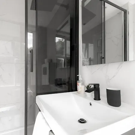 Two Bedroom Near Hyde Park And Oxford Street * لندن