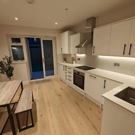 Apartment Luxury 1-bed Flat In Acton *